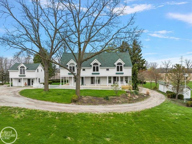 front view picture of 525 W Buell Rd, Oakland, MI. 48363