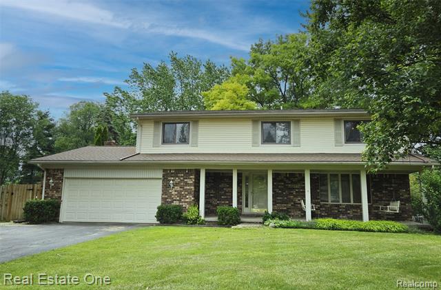 front view picture of 6995 Allen Hill Ct, Clarkston, MI. 48348