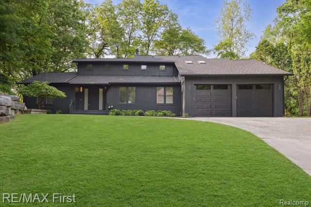 front view picture of 3091 Arns Ct, Oakland, MI. 48363