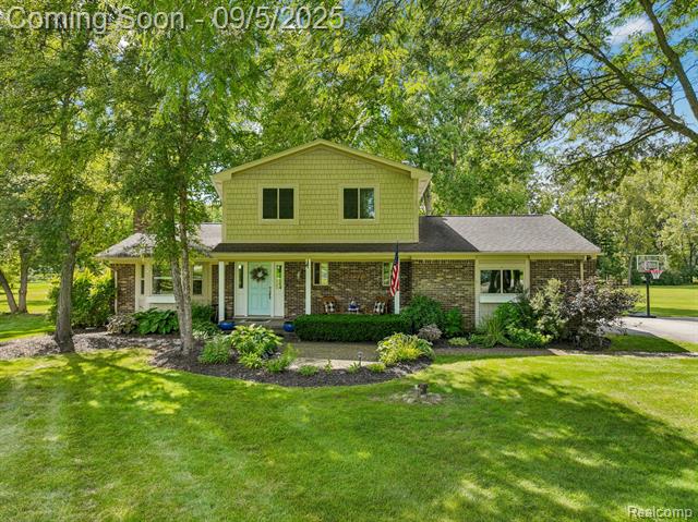 front view picture of 8127 Sleepy Time Ct, Clarkston, MI. 48348