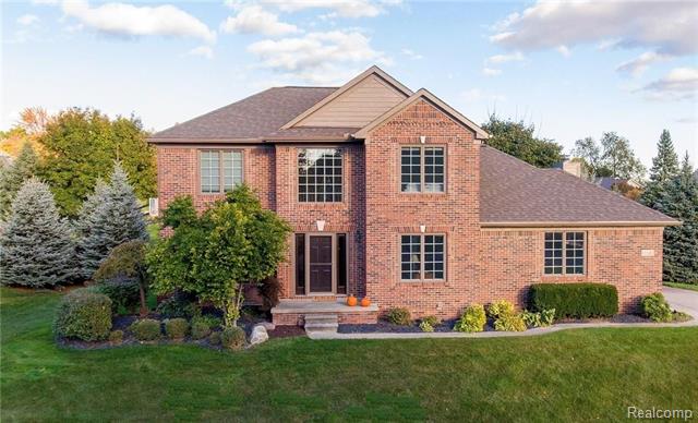 front view picture of 8140 Staghorn Trl, Clarkston, MI. 48348