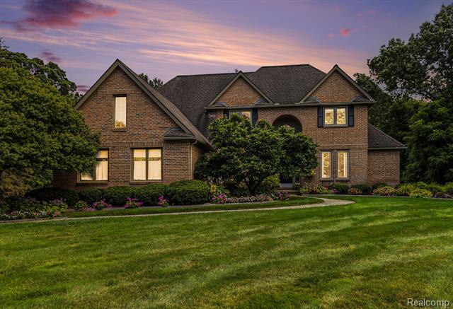 front view picture of 5895 Meadows Dr, Clarkston, MI. 48348