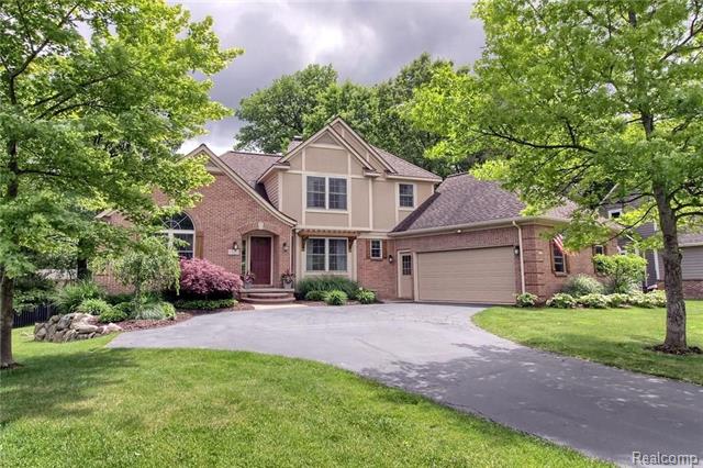 front view picture of 7828 Brookpines Dr, Clarkston, MI. 48348