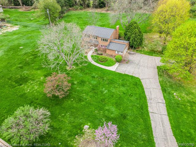 front view picture of 8165 Holcomb Rd, Clarkston, MI. 48348
