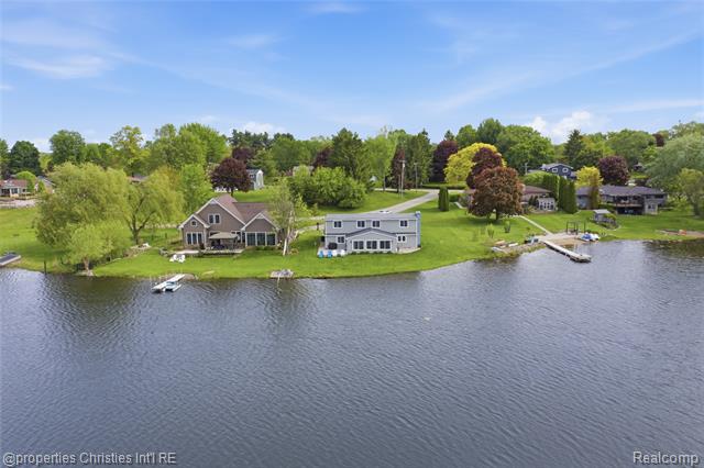 front view picture of 6672 Seth Ct, Clarkston, MI. 48348