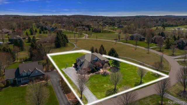 front view picture of 8449 S Shore Dr, Clarkston, MI. 48348