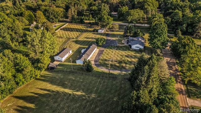 front view picture of 8636 Tindall Rd, Davisburg, MI. 48350