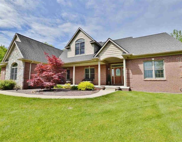 front view picture of 385 Coyote Run, Holly, MI. 48442