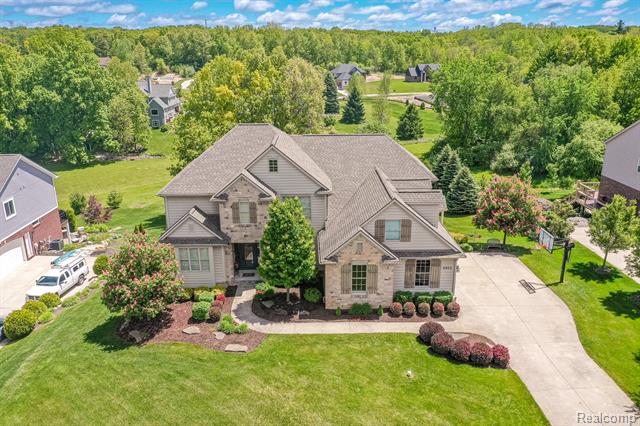 front view picture of 8922 Stonewall W, Clarkston, MI. 48348