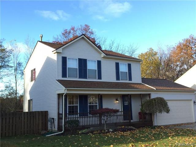 front view picture of 2823 Riverside Dr, Waterford, MI. 48329