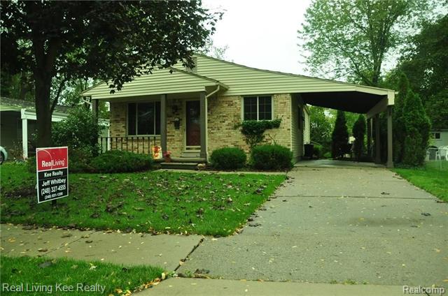 front view picture of 523 Renshaw St, Rochester, MI. 48307
