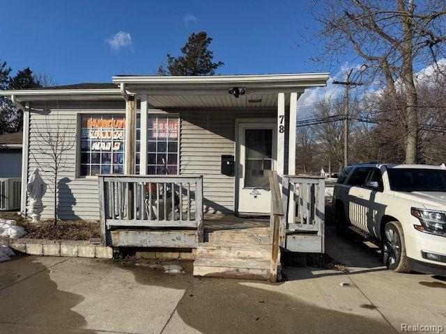 front view picture of 78 W Walton Blvd, Pontiac, MI. 48340