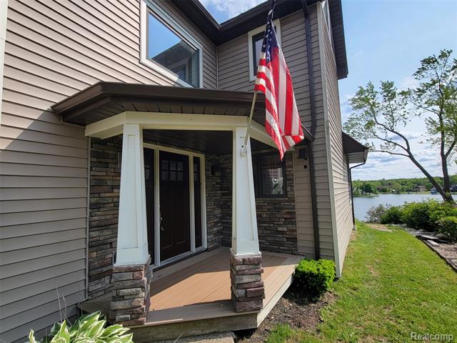 front view picture of 9635 Norman Rd, Clarkston, MI. 48348