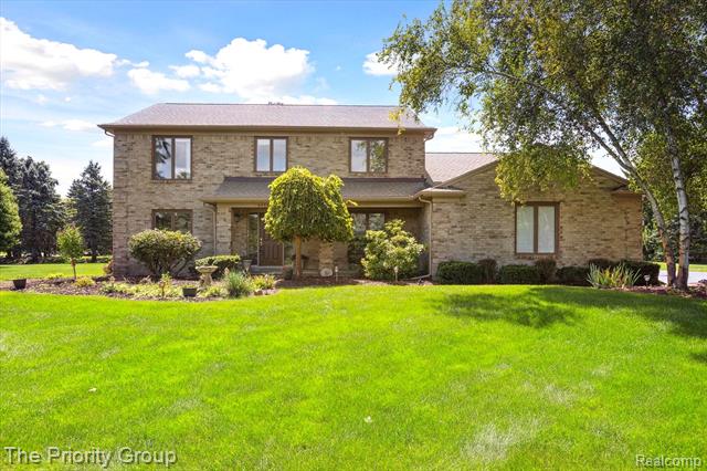 front view picture of 4455 Lancaster Dr, Clarkston, MI. 48348