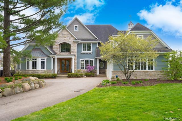 front view picture of 1373 Signal Ln, Lake Orion, MI. 48360