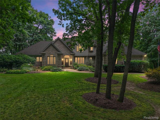 front view picture of 1444 W Clarkston Rd, Lake Orion, MI. 48362