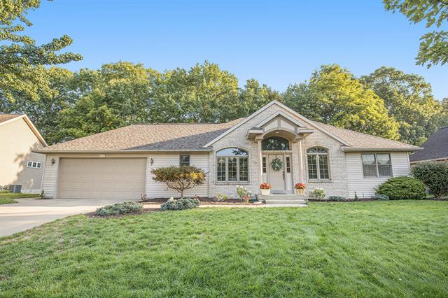 front view picture of 2343 Westwinde Drive Nw, Grand Rapids, MI. 49504