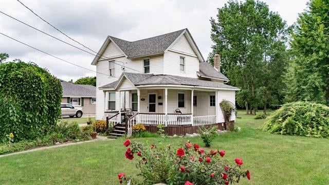 front view picture of 112 W Gibbs Street, Saint Johns, MI. 48879