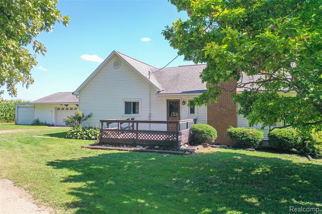 front view picture of 2250 Applegate Road, Marlette, MI. 48453