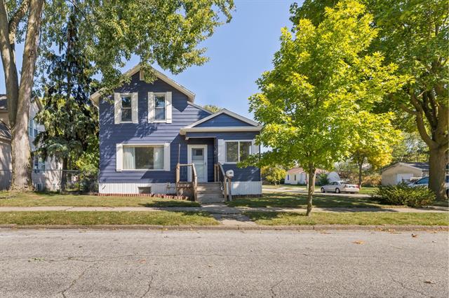 front view picture of 523 Fraser Street, Bay City, MI. 48708