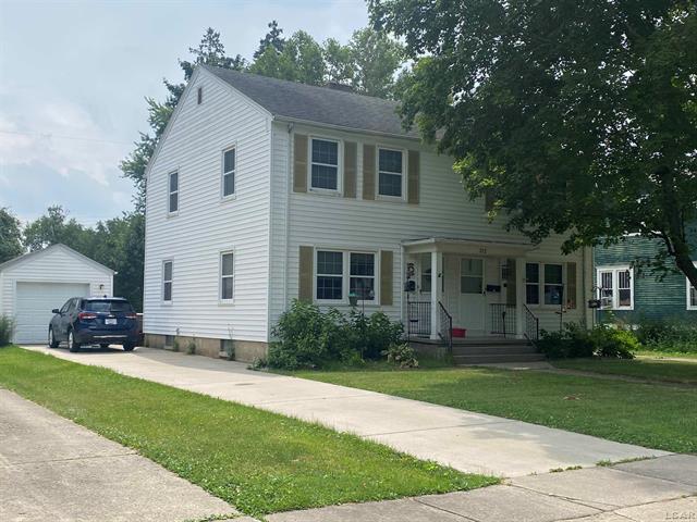 front view picture of 212 White Street, Blissfield, MI. 49228