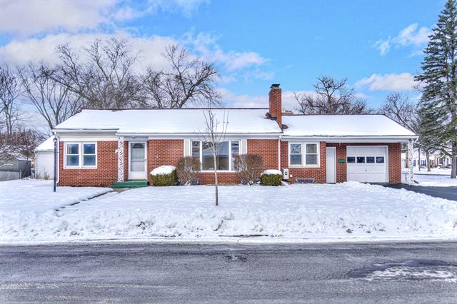 front view picture of 1302 Elmwood Avenue, Jackson, MI. 49203