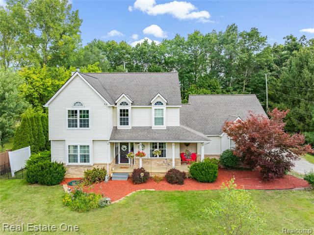 front view picture of 4445 Old Warner Court, Milford, MI. 48380