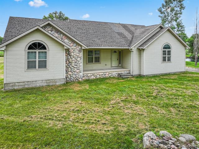 front view picture of 6051 Hough Road, Almont, MI. 48003