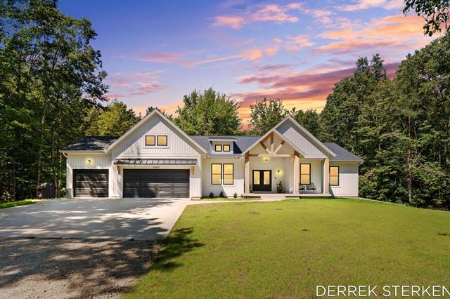 front view picture of 16557 Sheldon Sands Court, West Olive, MI. 49460