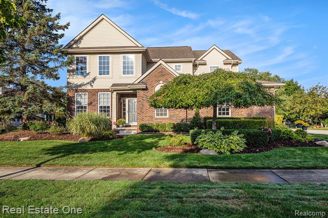 front view picture of 1771 Four Seasons Drive, Howell, MI. 48843