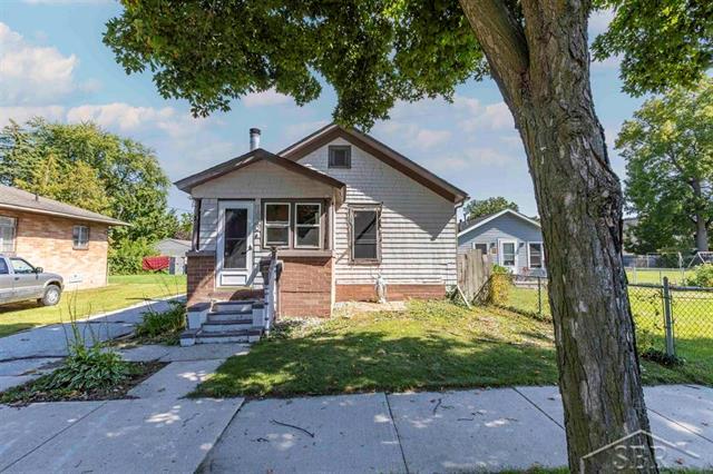 front view picture of 1530 Elizabeth Street, Bay City, MI. 48708