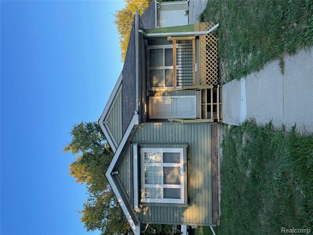 front view picture of 4654 Dickerson Street, Detroit, MI. 48215