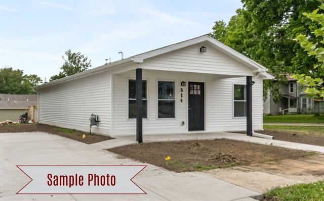 front view picture of 313 N Van Dorn Street, Jackson, MI. 49201