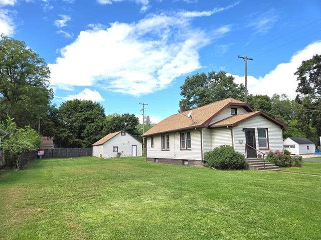 front view picture of 553 Fenimore Avenue, Kalamazoo, MI. 49048
