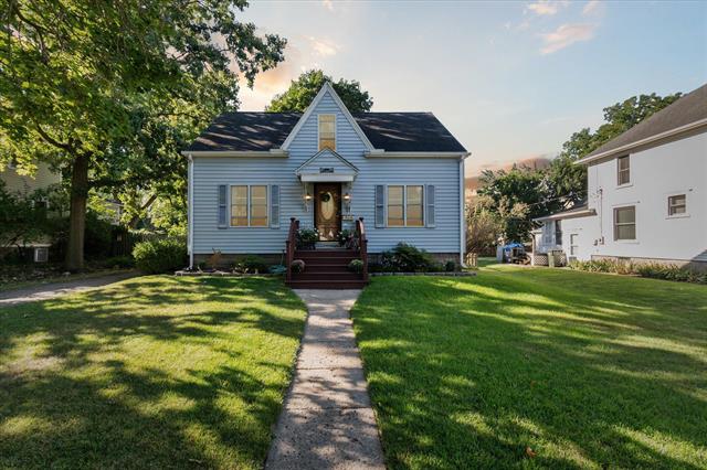 front view picture of 207 Lincoln Street, Chelsea, MI. 48118