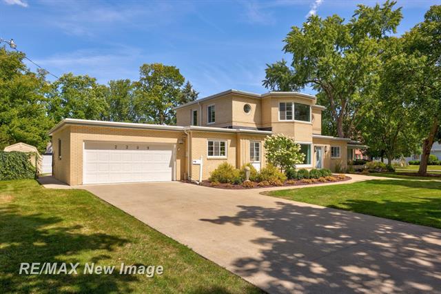 front view picture of 2309 Nurmi Drive, Bay City, MI. 48708