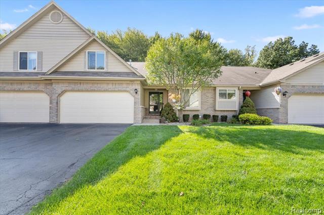 front view picture of 17452 Ava Court, New Boston, MI. 48164