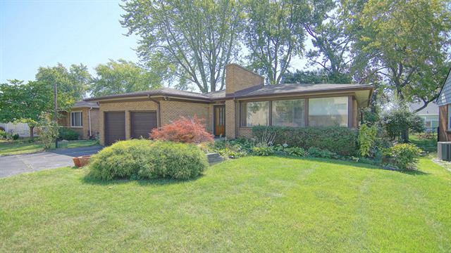 front view picture of 810 Botham Avenue, Saint Joseph, MI. 49085