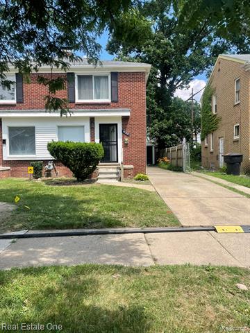 front view picture of 19314 Meyers Road, Detroit, MI. 48235