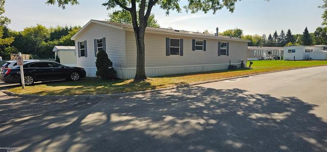 front view picture of 422 La Porte Court, Rochester, MI. 48307