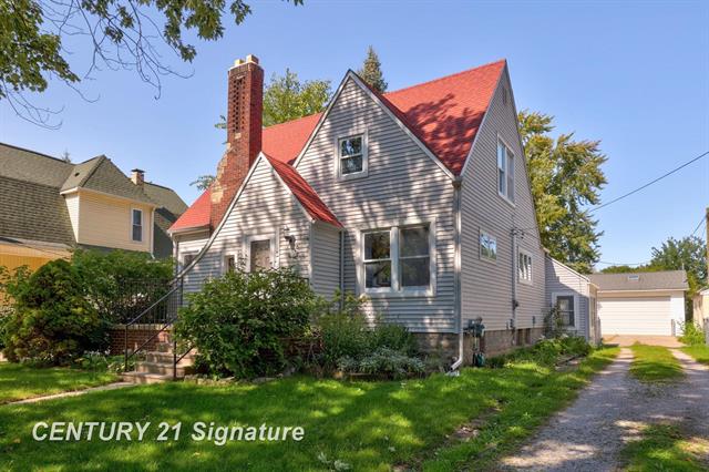front view picture of 1713 9Th Street, Bay City, MI. 48708