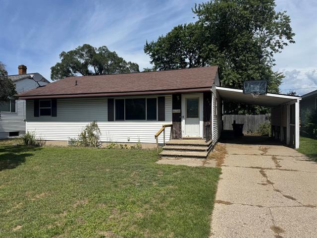 front view picture of 946 Post Road, Muskegon, MI. 49441