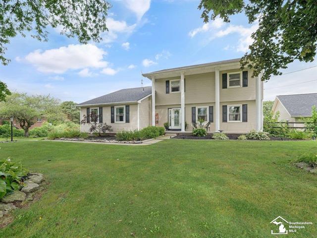 front view picture of 6233 Grandview Drive, Erie, MI. 48133