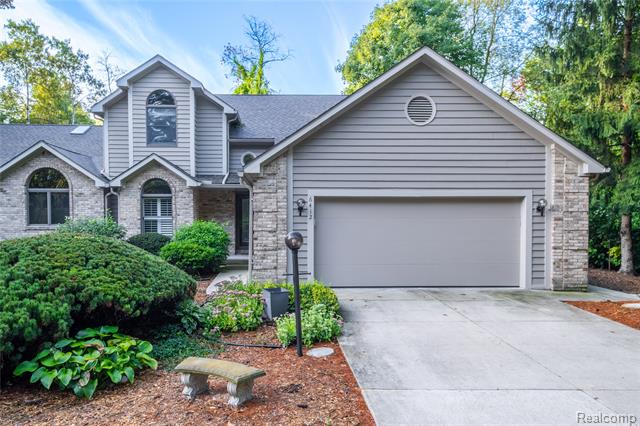 front view picture of 6412 Pinebrook Lane, Burton, MI. 48509