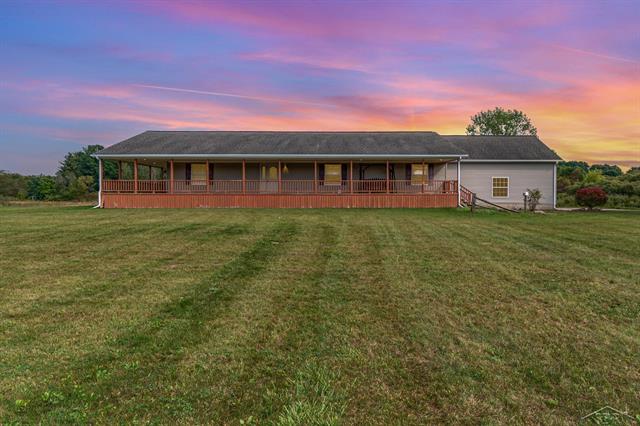 front view picture of 9404 Seymour Road, Montrose, MI. 48457