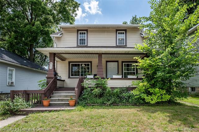 front view picture of 613 W Mount Hope Avenue, Lansing, MI. 48910