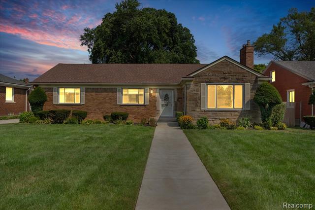 front view picture of 3206 W Outer Drive, Detroit, MI. 48221