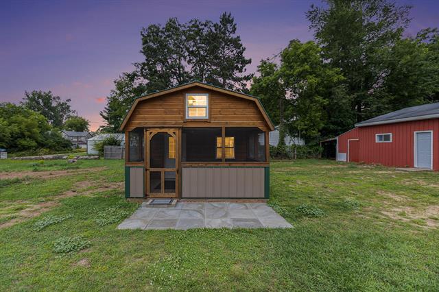 front view picture of 125 2Nd Street, Mesick, MI. 49668