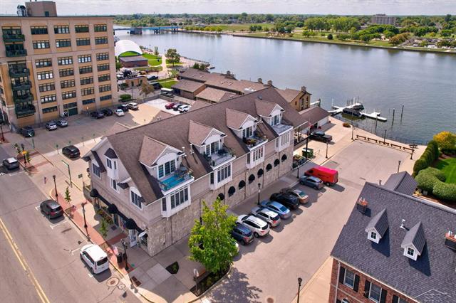 front view picture of 917 N Water Street, Bay City, MI. 48708