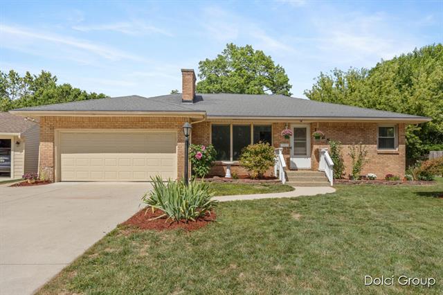 front view picture of 1825 Markwood Lane Nw, Grand Rapids, MI. 49504